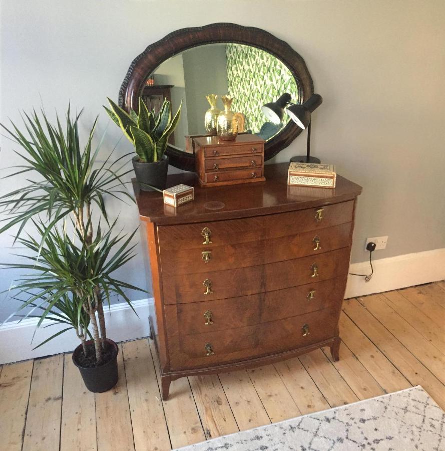 Luminous 3-storey Period Townhouse, Steps From The Beach * Margate