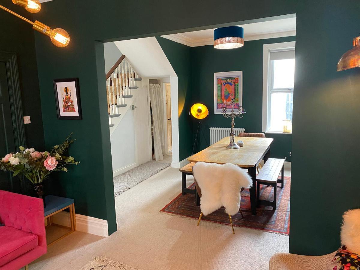 Luminous 3-storey Period Townhouse, Steps From The Beach *