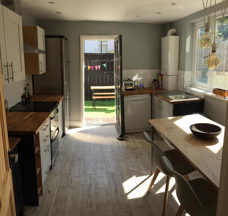Luminous 3-storey Period Townhouse, Steps From The Beach Margate