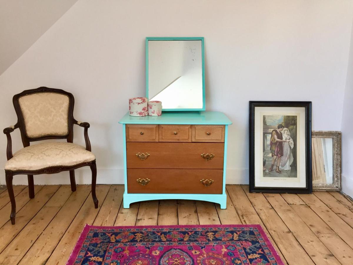 Luminous 3-storey Period Townhouse, Steps From The Beach Margate